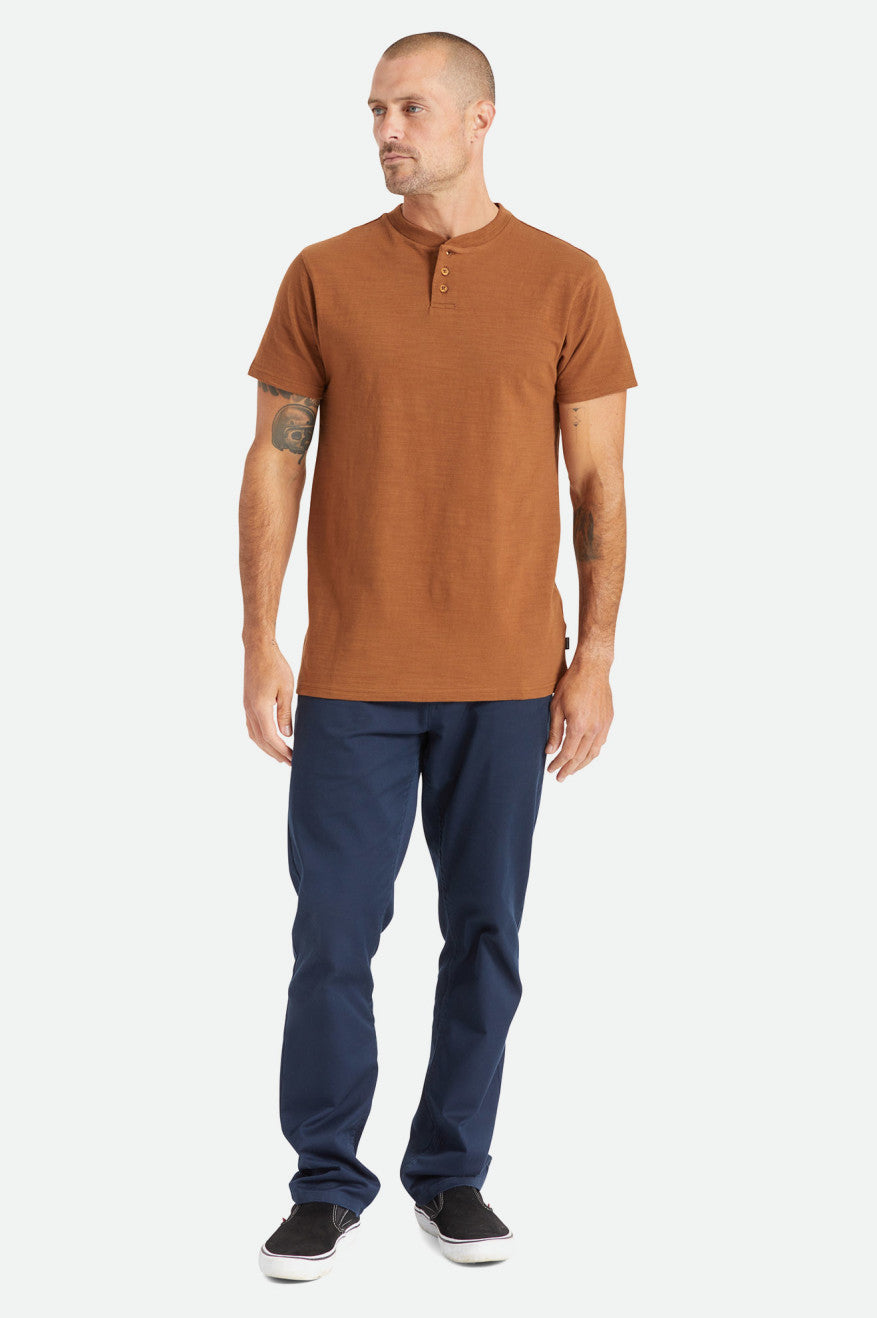 Brixton Basic Slub S/S Henley Gebreide Kleding Heren Bruin | 025197HQB